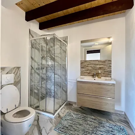 2 Bedroom In Mateka * Rocabruna